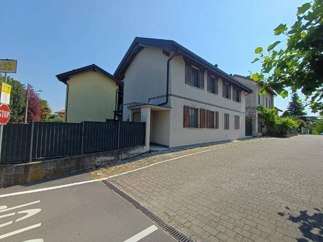 Appartamento in vendita a Aicurzio, Lombardia