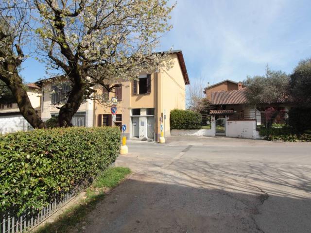 Appartamento in vendita a Aicurzio, Lombardia