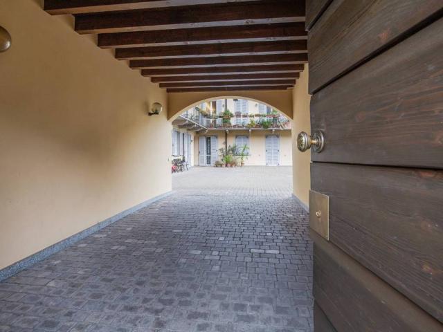 Appartamento in vendita a Aicurzio, Lombardia