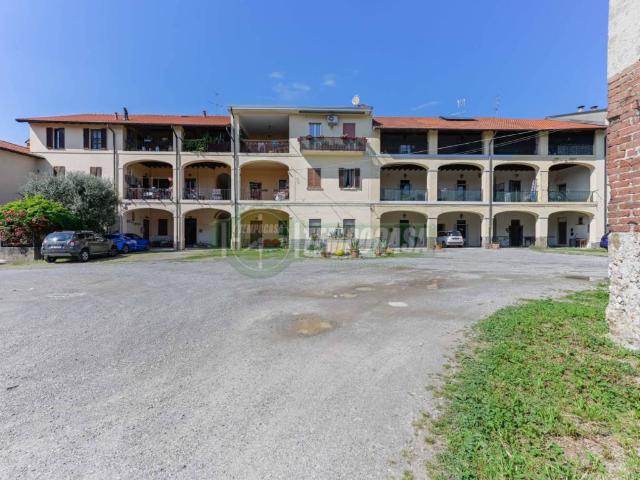 Appartamento in vendita a Aicurzio, Lombardia
