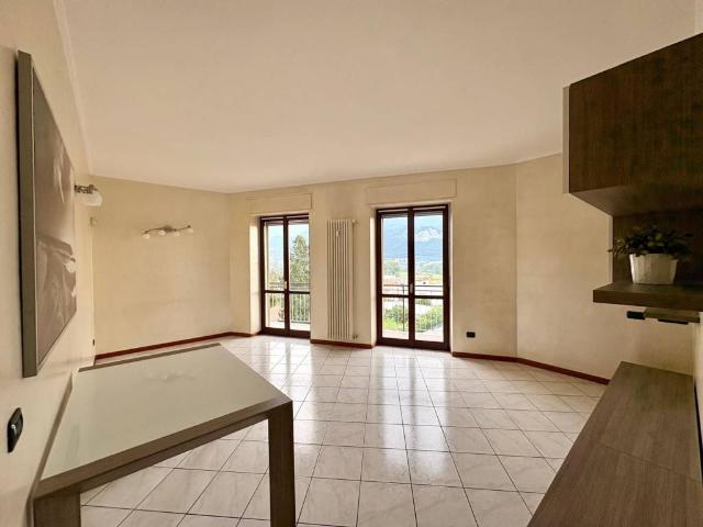 Appartamento in vendita a Airuno, Lecco
