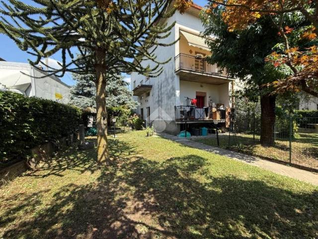 Appartamento in vendita a Albano Sant'alessandro, Lombardia