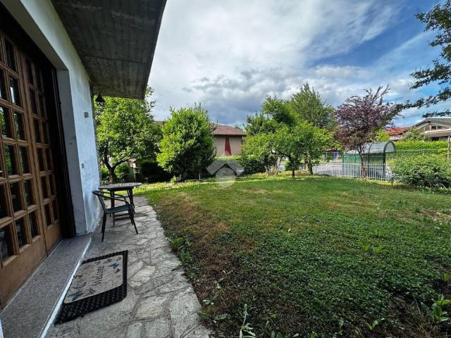 Appartamento in vendita a Albano Sant'alessandro, Lombardia