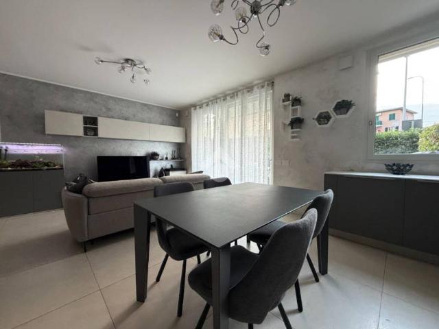 Appartamento in vendita a Albano Sant'alessandro, Lombardia