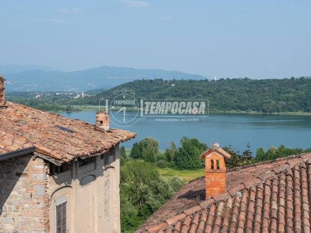 Appartamento in vendita a Carcano, Albavilla