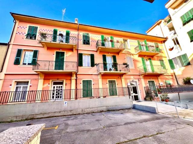 Appartamento in vendita a Albenga, Liguria