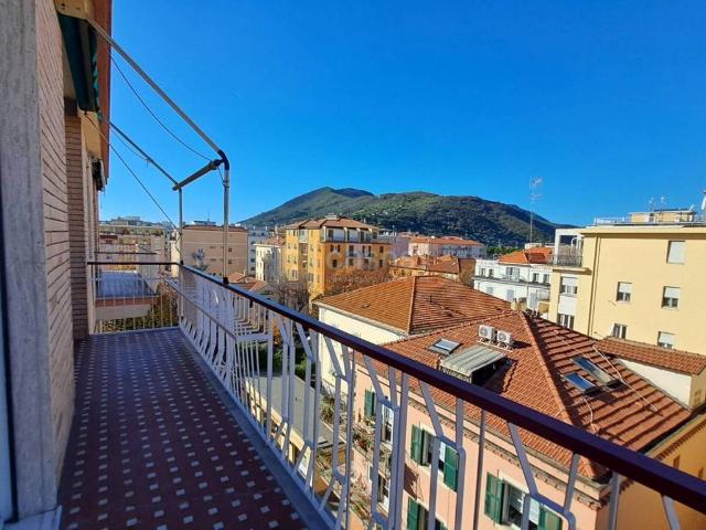 Appartamento in vendita a Albenga, Liguria