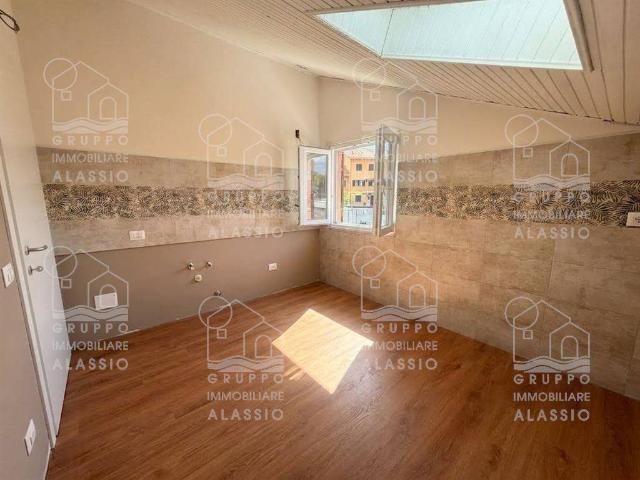Appartamento in vendita a Albenga, Liguria