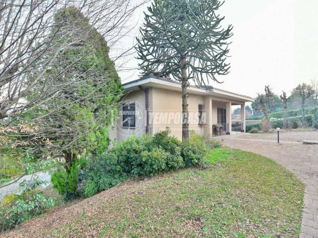 Villa Indipendente in vendita a Albese con Cassano, Albese