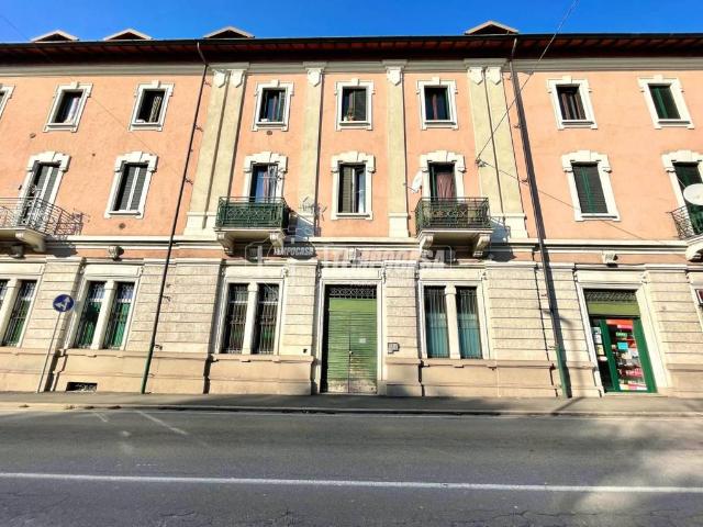 Appartamento in vendita a Albiate, Lombardia