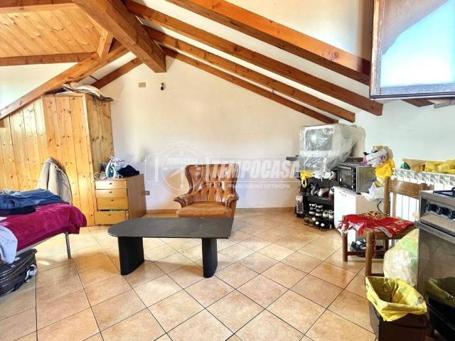 Appartamento in vendita a Albiate, Lombardia