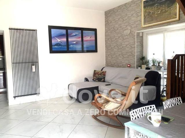 Appartamento in vendita a Albiate, Lombardia