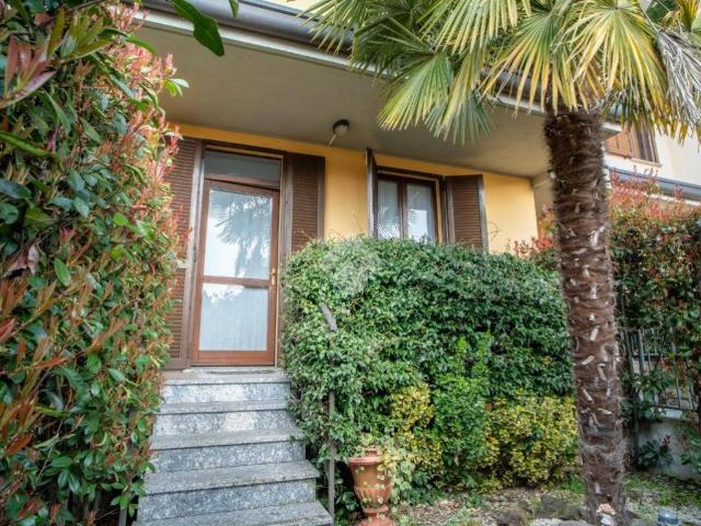 Villa Schiera in vendita a Albiate, Lombardia