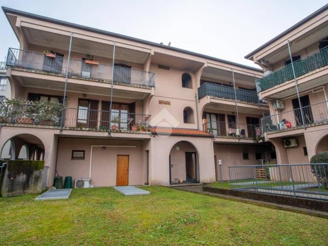 Appartamento in vendita a Albiate, Lombardia