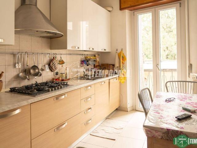 Appartamento in vendita a Albiate, Lombardia