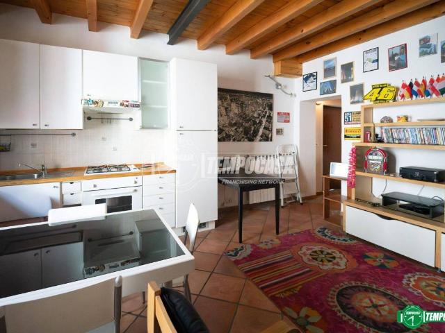 Appartamento in vendita a Albiate, Lombardia
