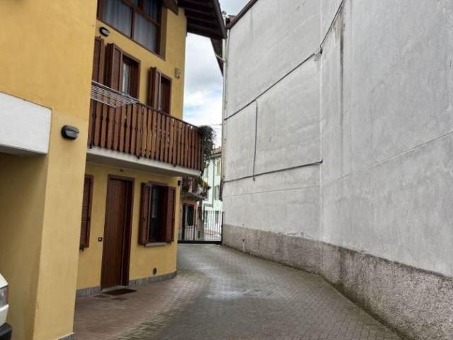 Appartamento in vendita a Desenzano al Serio, Albino