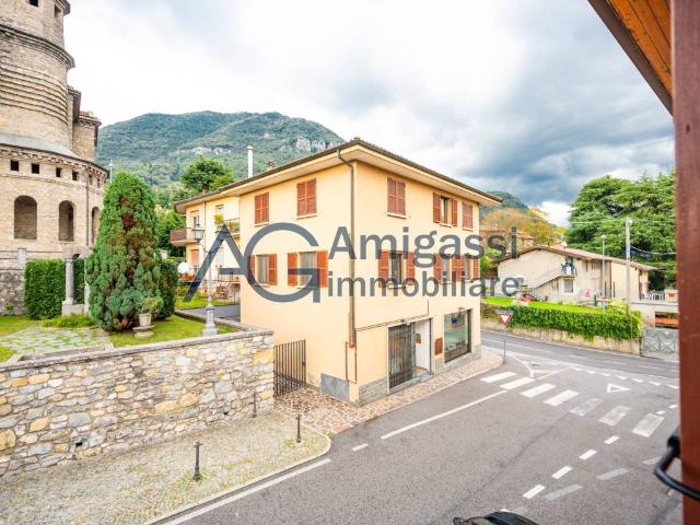 Appartamento in vendita a Albino, Lombardia