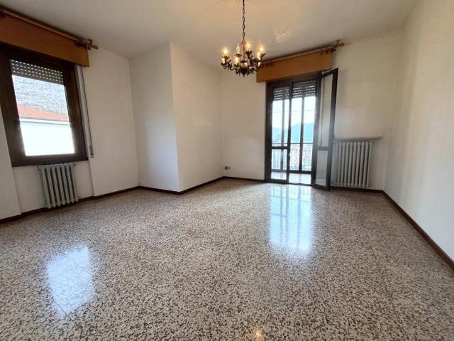 Appartamento in vendita a Desenzano al Serio, Albino