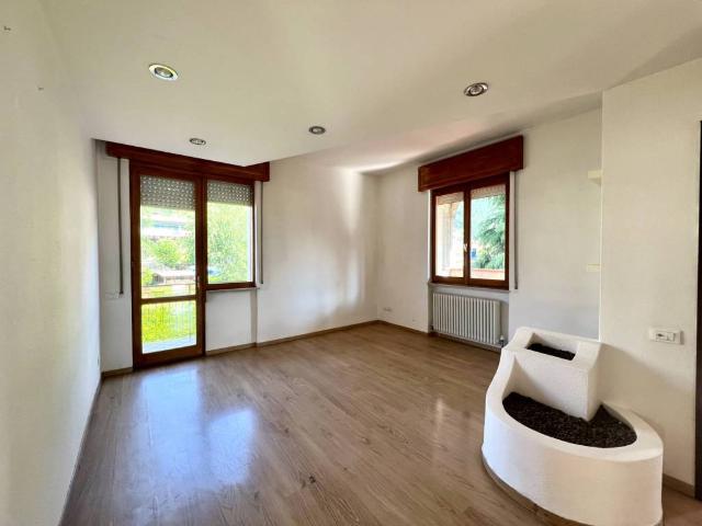 Appartamento in vendita a Albino, Lombardia