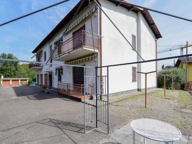 Appartamento in vendita a Caversaccio, Valmorea