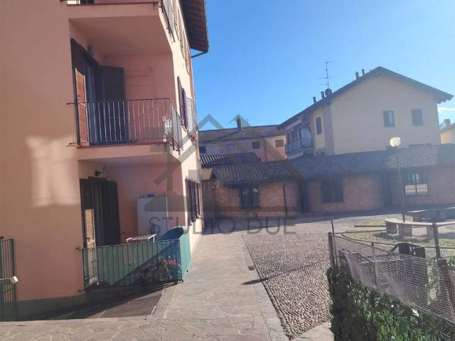 Appartamento in vendita a Albiolo, Lombardia