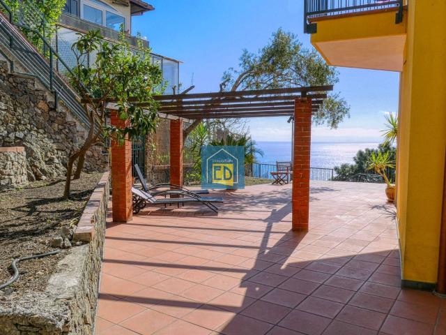 Appartamento in vendita a Poggio del Sole, Albissola Marina