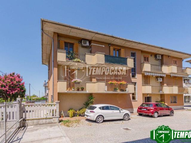 Appartamento in vendita a Albuzzano, Lombardia