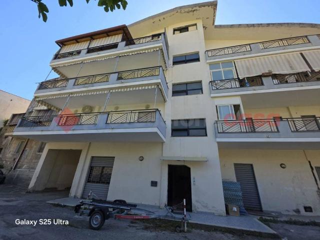 Appartamento in vendita a Quartiere Davì, Alì Terme