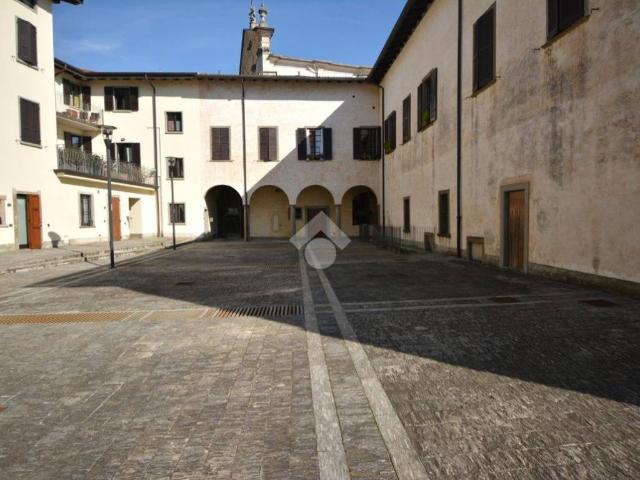Appartamento in vendita a Almenno San Salvatore, Lombardia