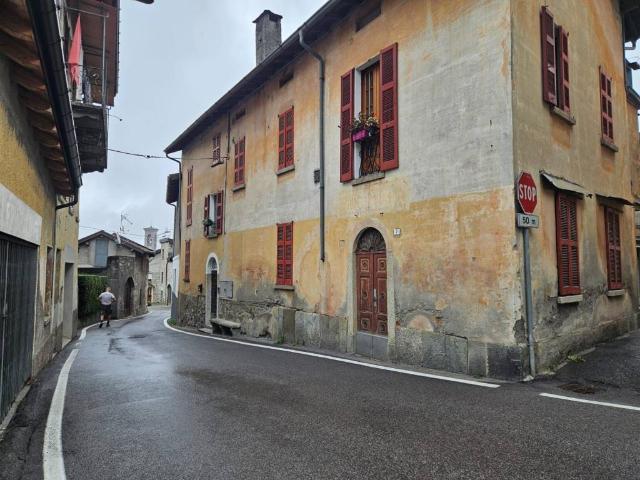 Appartamento in vendita a Pellio Inferiore, Como