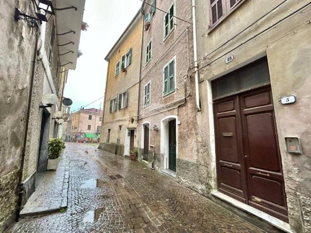 Appartamento in vendita a Altare, Liguria