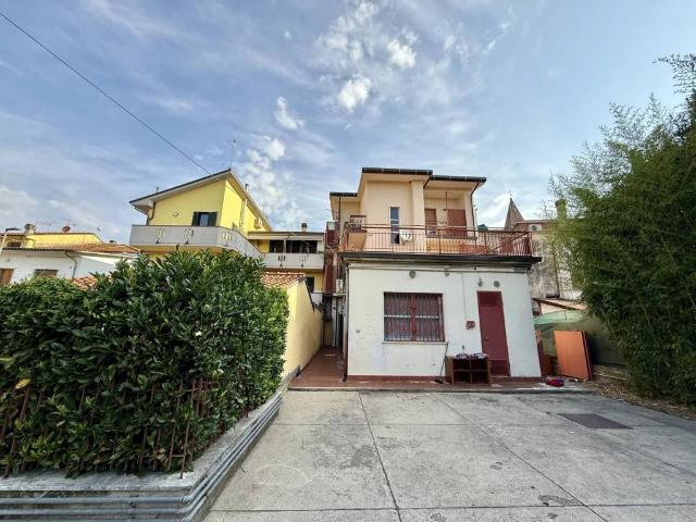 Appartamento in vendita a Altopascio, Toscana