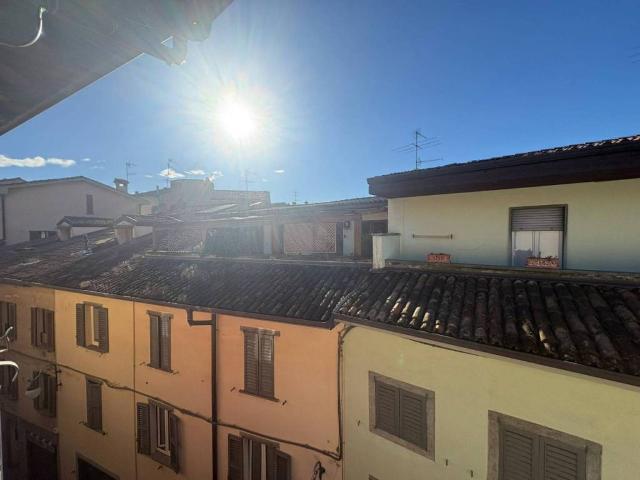 Appartamento in vendita a Alzano Lombardo, Lombardia