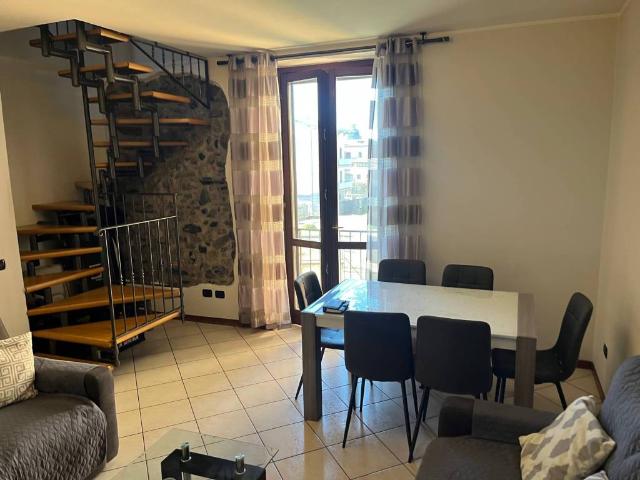 Appartamento in vendita a Alzate Brianza, Lombardia