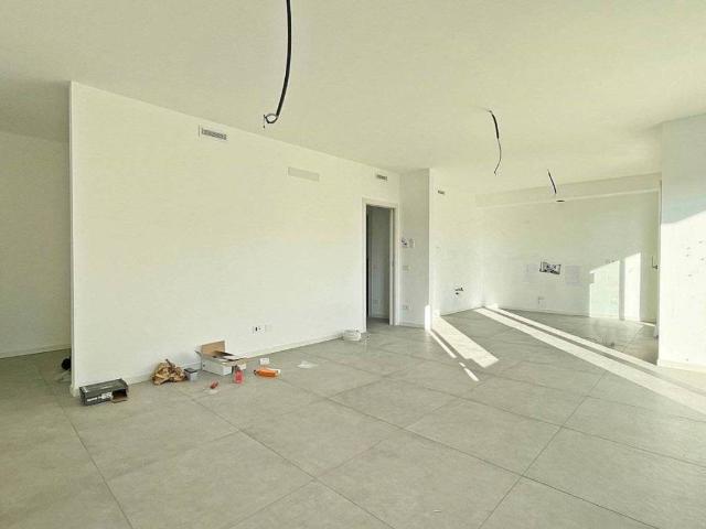 Appartamento in vendita a Alzate Brianza, Lombardia