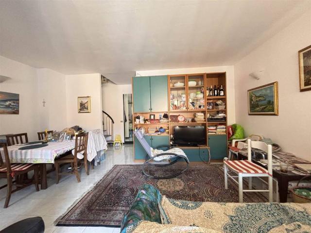 Appartamento in vendita a Ameglia, Liguria