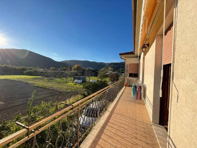 Villa Schiera in vendita a Ameglia, Liguria