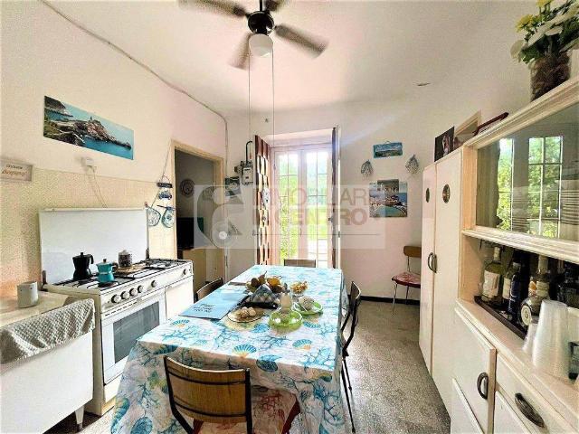 Appartamento in vendita a Ameglia, Liguria