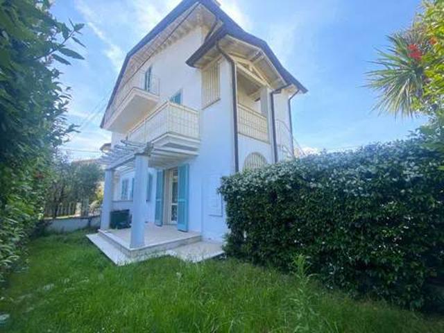 Appartamento in vendita a Ameglia, Liguria