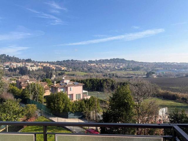 Appartamento in vendita a Marche, Ancona