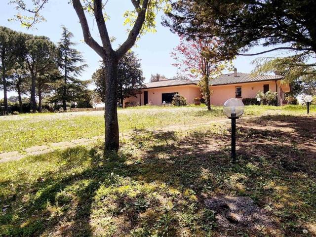 Villa Indipendente in vendita a Baraccola Ovest, Marche