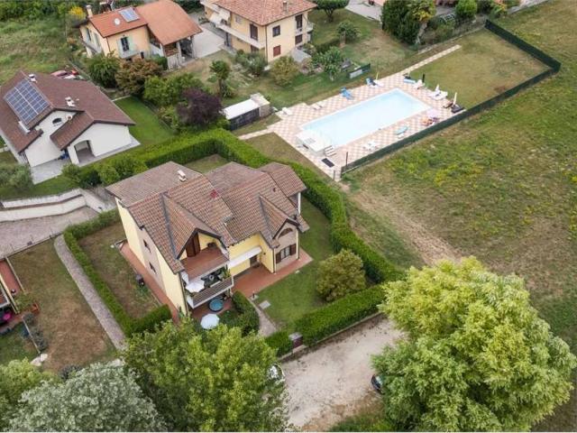 Appartamento in vendita a Campaccino, Angera
