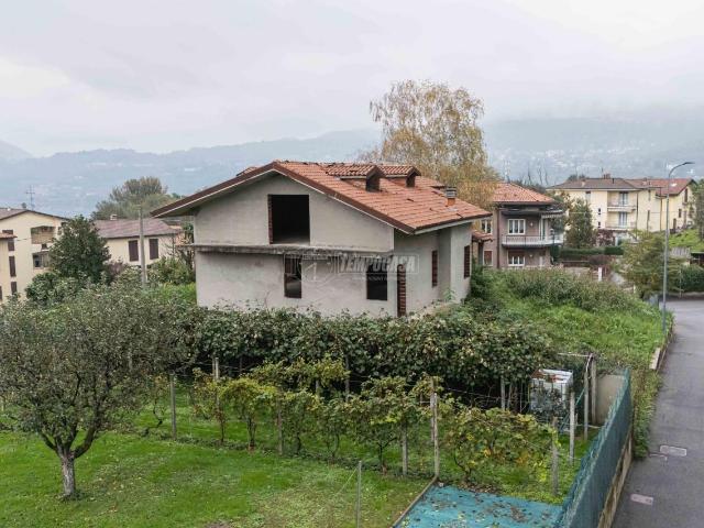 Villa Indipendente in vendita a Annone Di Brianza, Lombardia