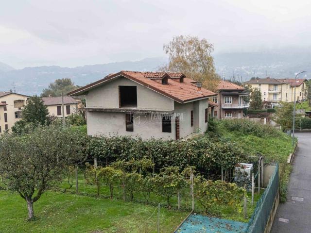 Villa Indipendente in vendita a Annone Di Brianza, Lombardia