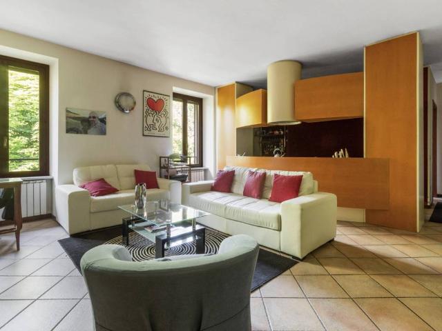 Appartamento in vendita a Anzano del Parco, Como
