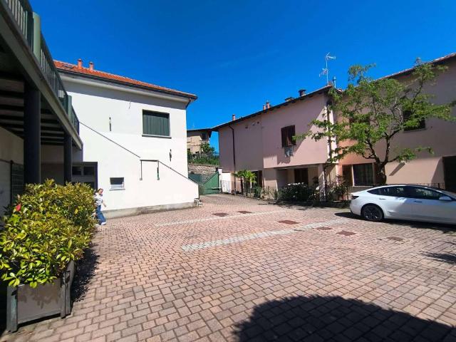 Appartamento in vendita a Anzano Del Parco, Lombardia