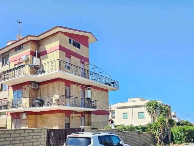 Appartamento in vendita a Lido di Marechiaro, Roma Capitale