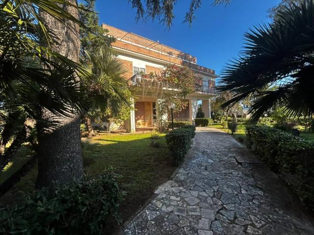Appartamento in vendita a Villa Claudia, Roma Capitale