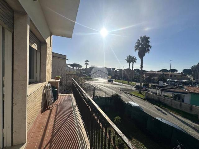 Appartamento in vendita a Piscinari, Roma Capitale